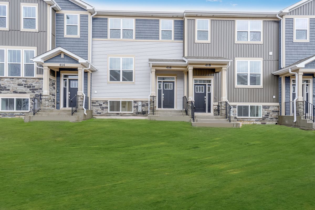 416 Red Oak Circle, Volo, IL 60020