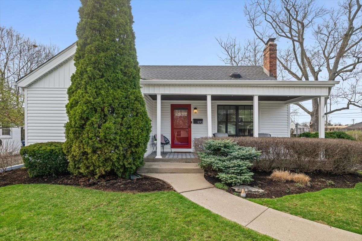 970 Windsor Road — Highland Park, IL 60035