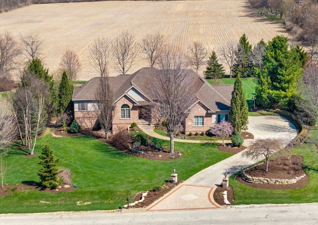10125 Creek Ridge Trail — Belvidere, IL 61008