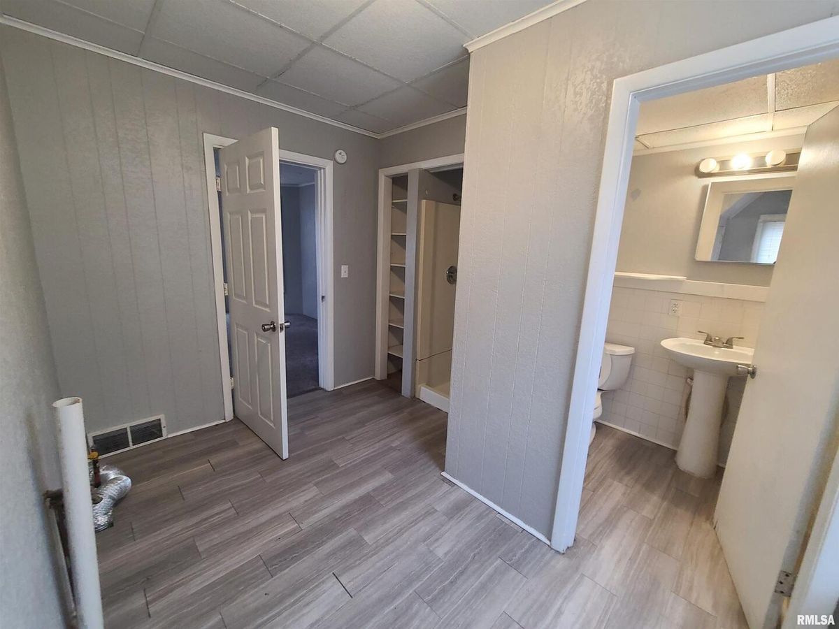 540 16TH Avenue, East Moline, IL 61244