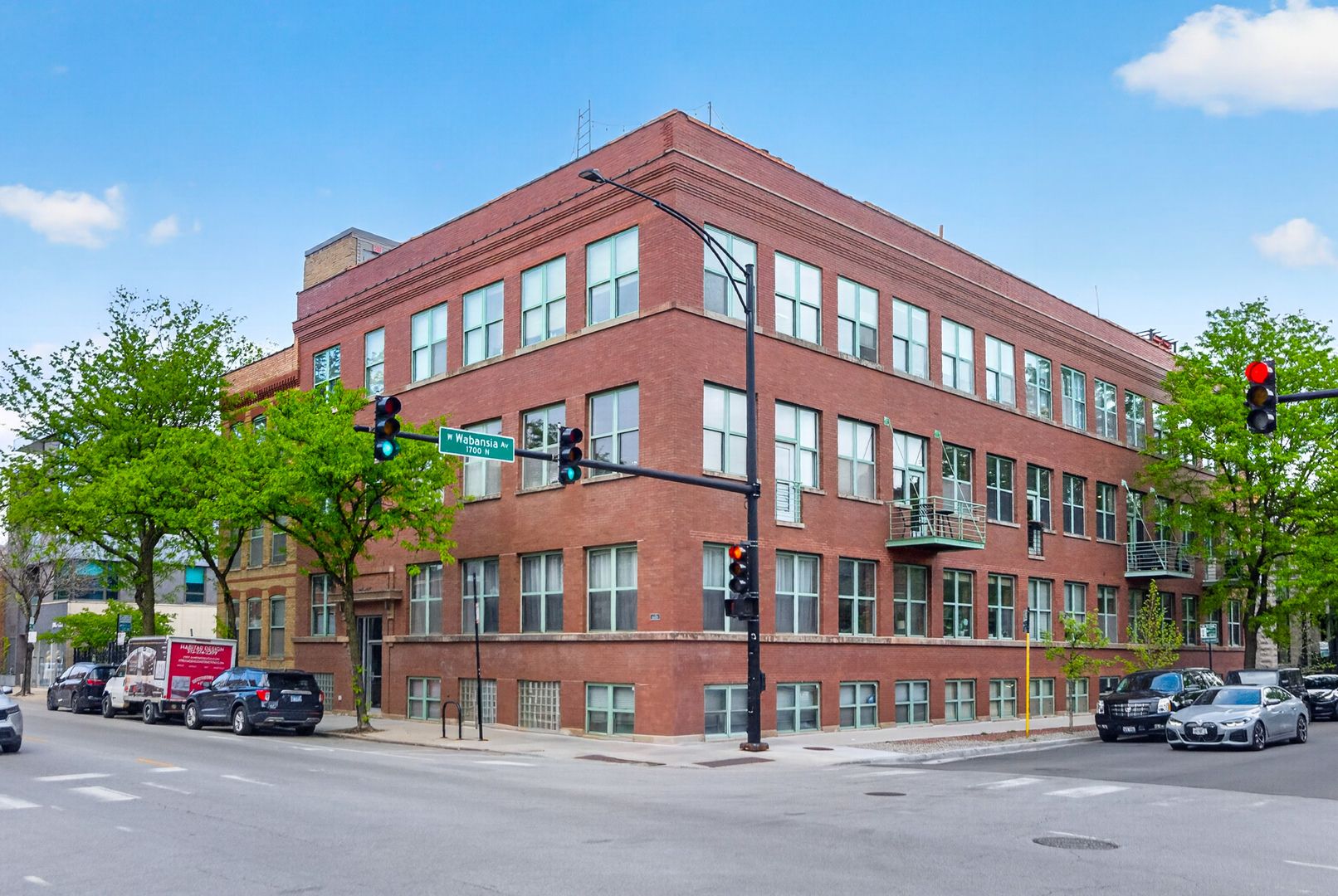1701 N Damen Avenue #105 — Chicago, IL 60647