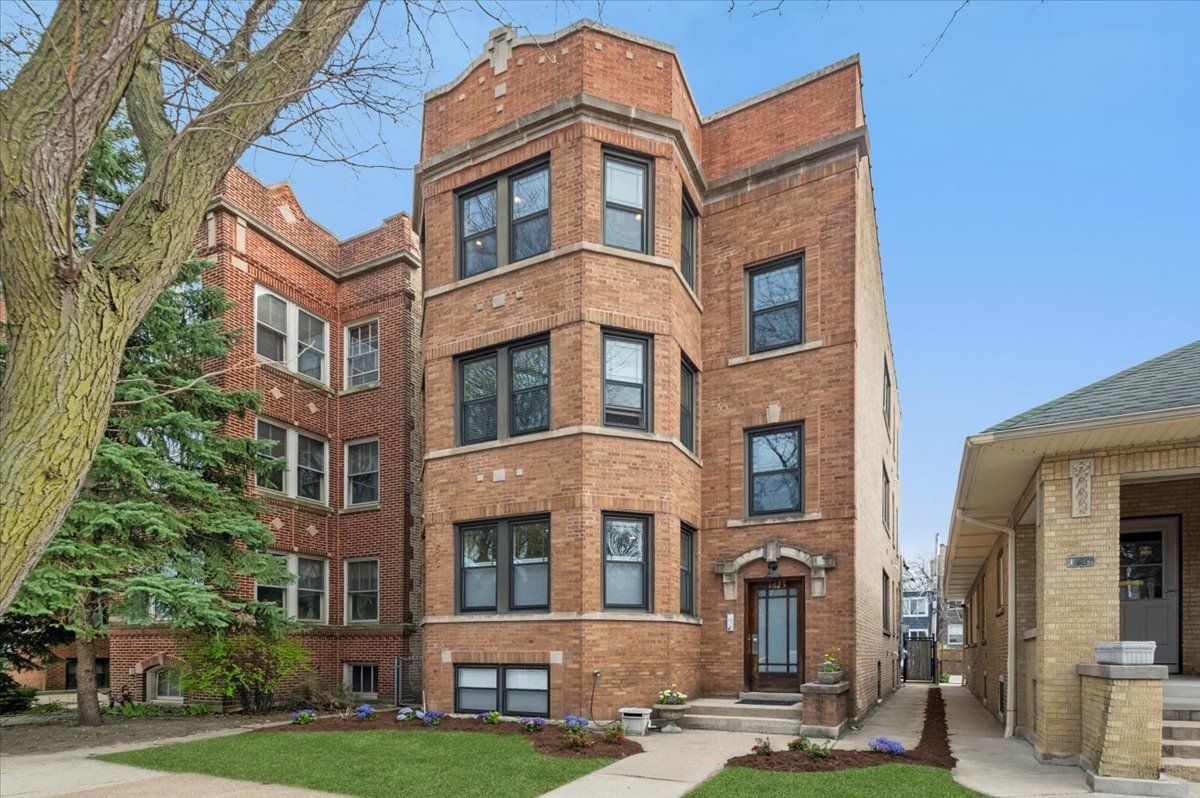 1625 W Catalpa Avenue #3 — Chicago, IL 60640