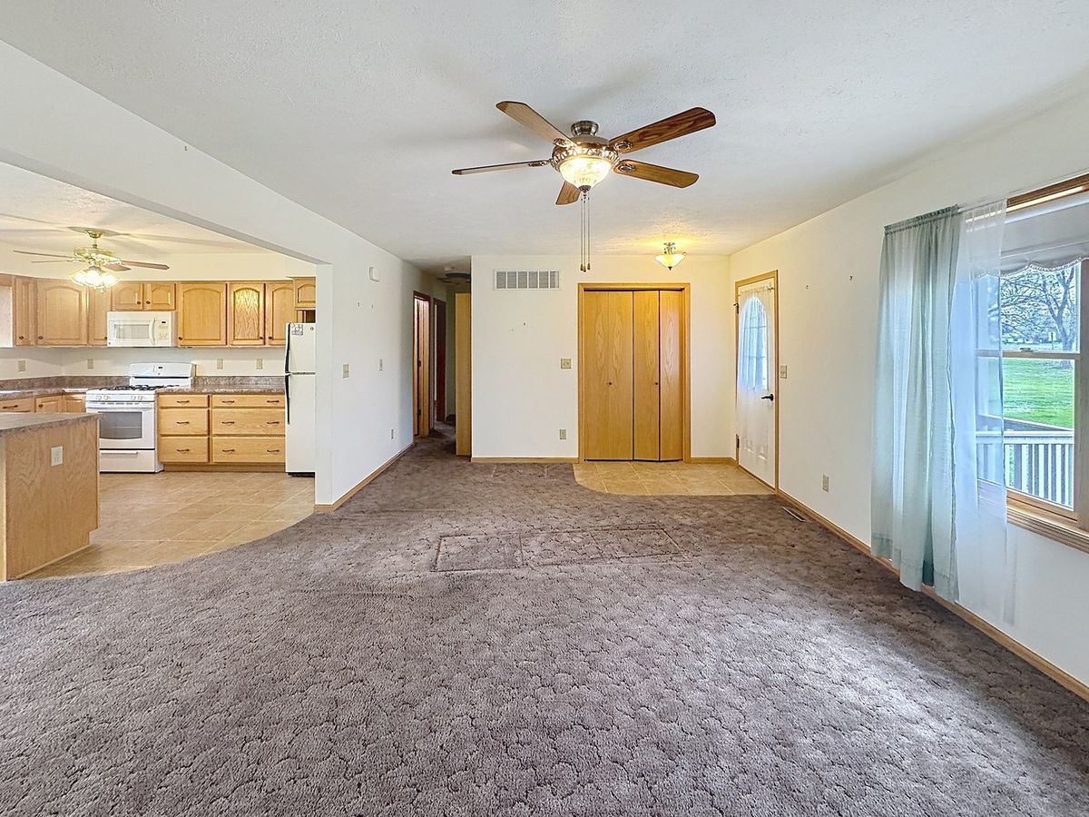 2524 Big Island Parkway, Milan, IL 61264