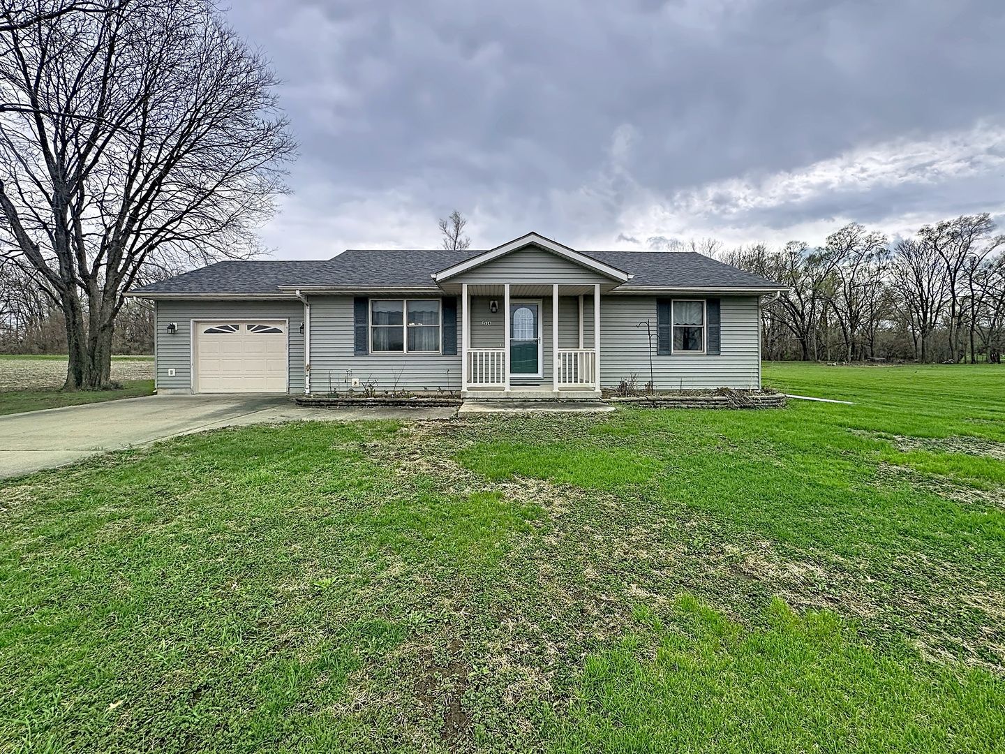 2524 Big Island Parkway — Milan, IL 61264