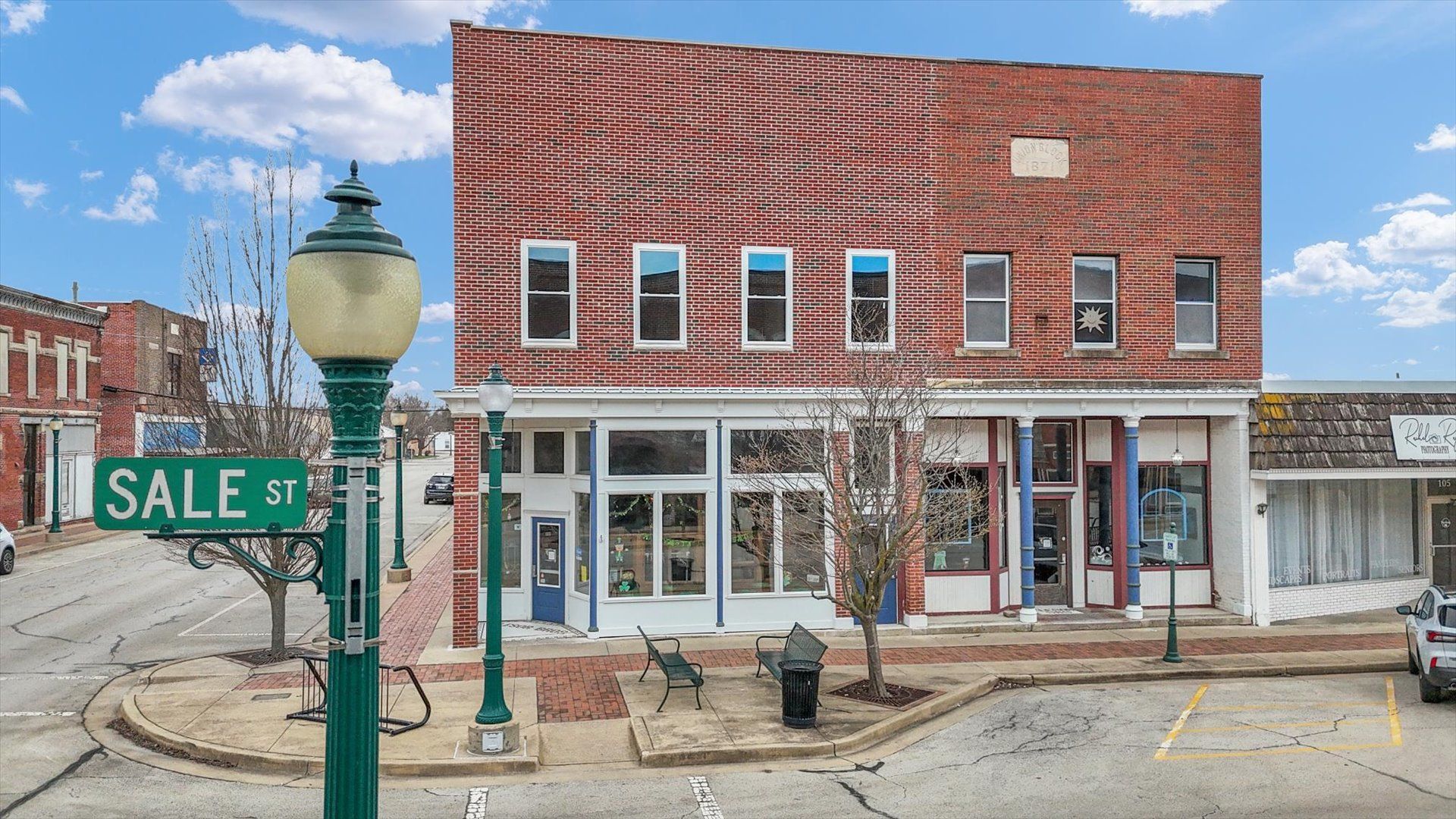 101 W Sale Street — Tuscola, IL 61953