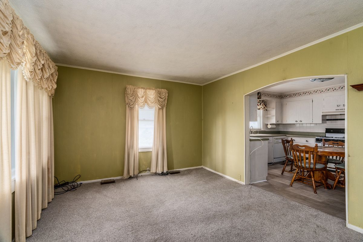 395 Cedar Creek Road, Makanda, IL 62958