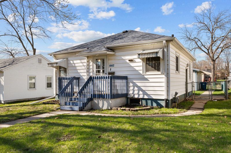 1662 37th Street, Davenport, IA 52806