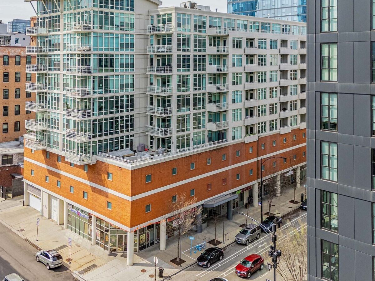 909 Washington Boulevard, Chicago, IL 60607