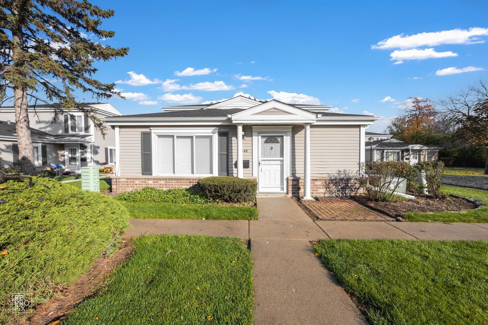 1449 Quaker Lane #124A — Prospect Heights, IL 60070