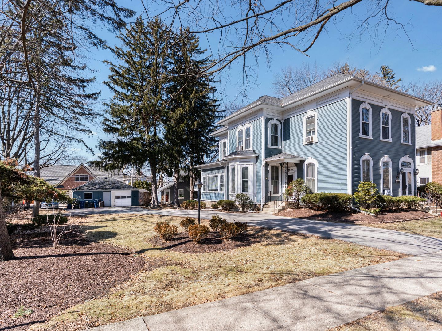 133 N Brainard Street — Naperville, IL 60540