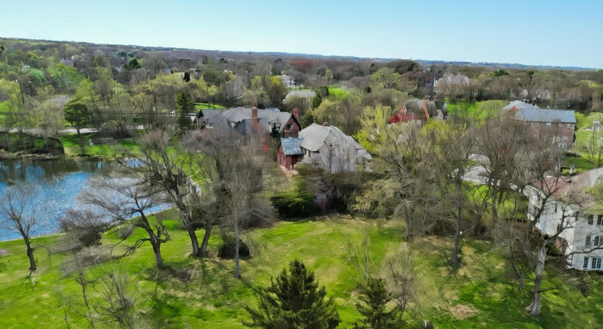 57 Hillburn Lane, North Barrington, IL 60010