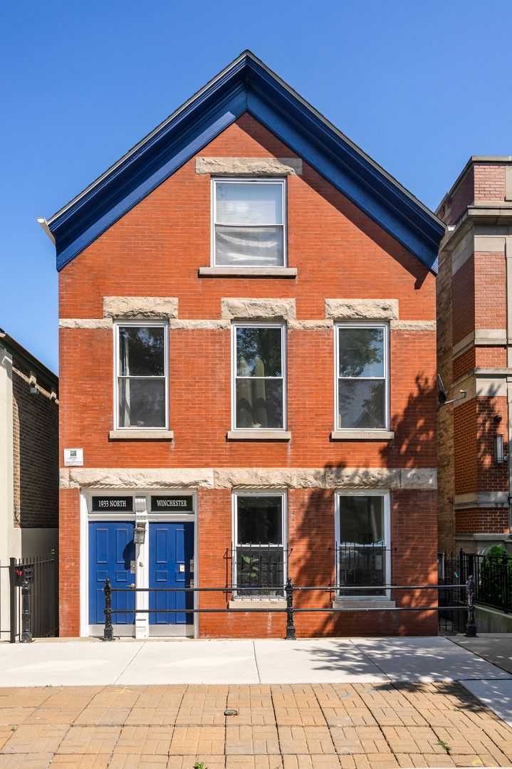 1933 Winchester Avenue, Chicago, IL 60622