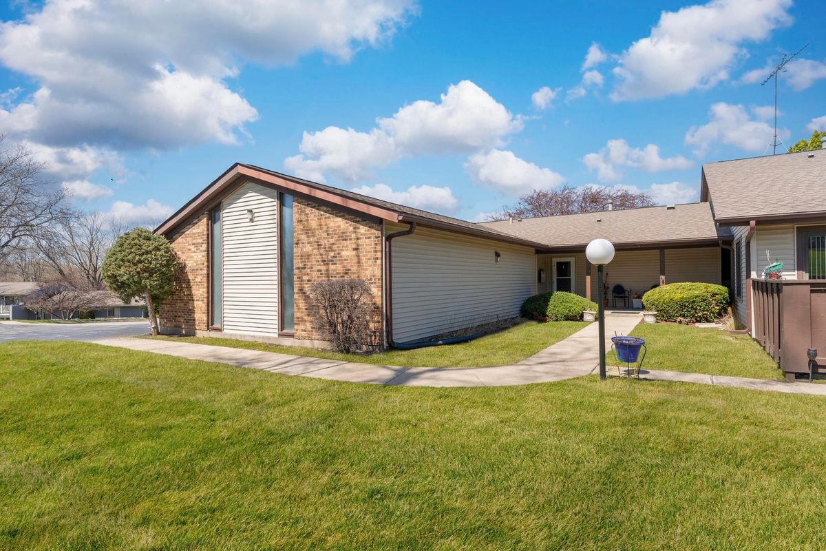 5202 Winslow Circle, McHenry, IL 60050