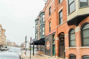 866 aldine Avenue, Chicago, IL 60657