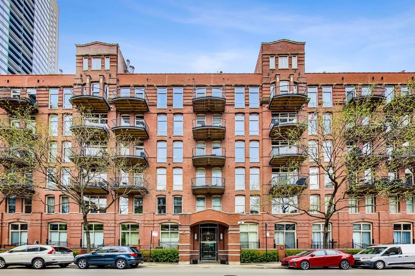 550 Kingsbury Street — Chicago, IL 60654