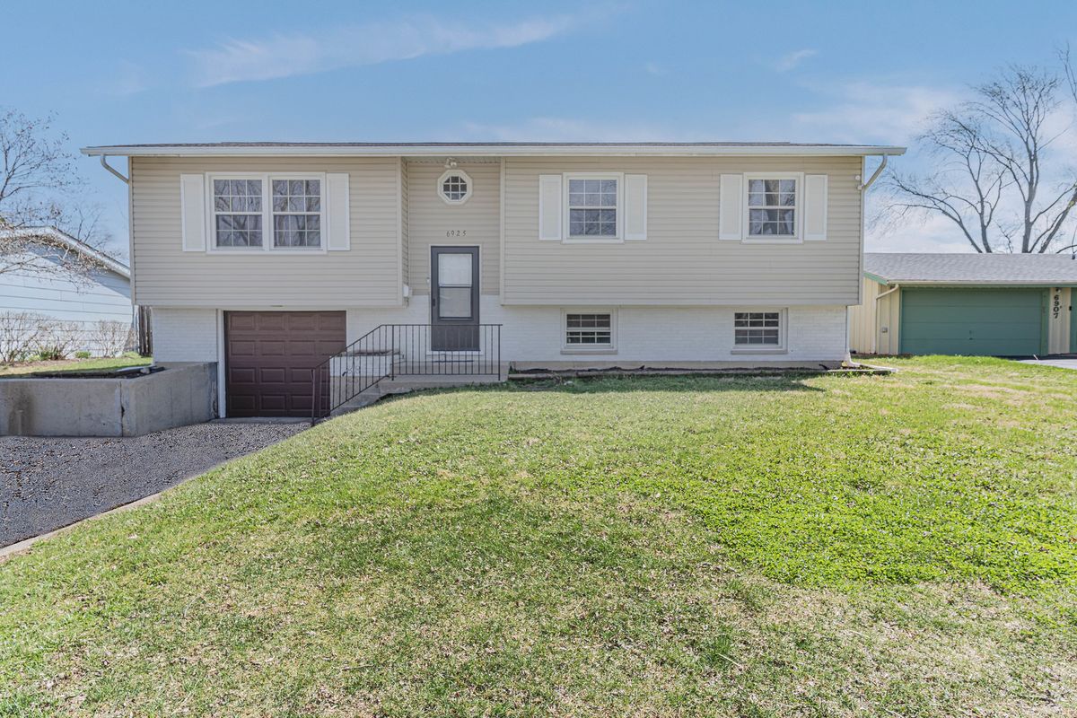 6925 Edgebrook Lane, Hanover Park, IL 60133