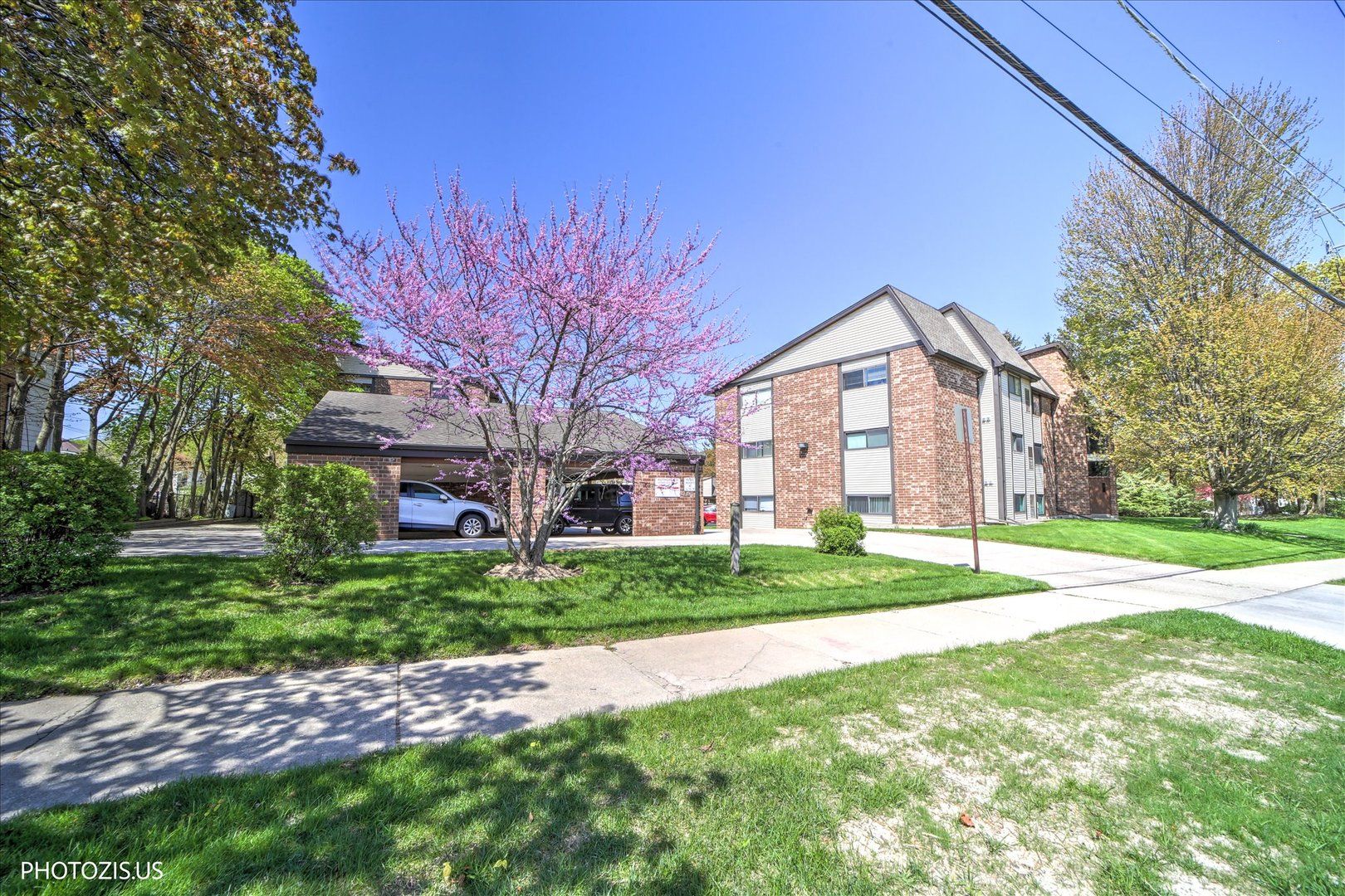 550 Vine Avenue #104 — Highland Park, IL 60035