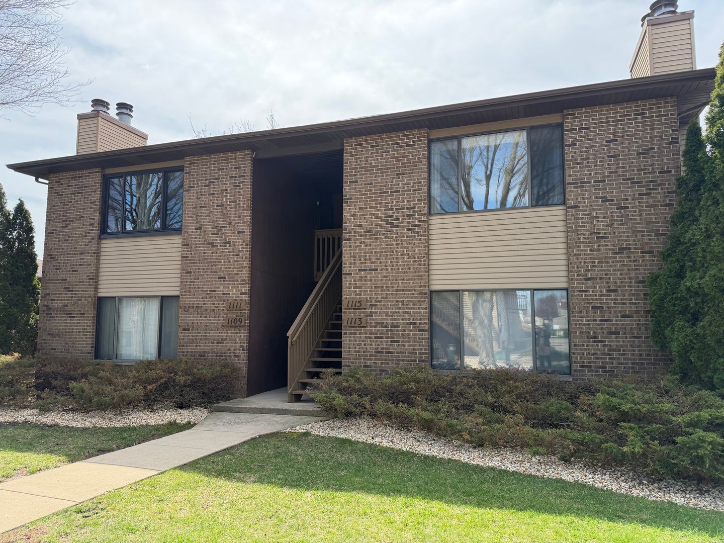 1109 Kane Street #1109 — South Elgin, IL 60177