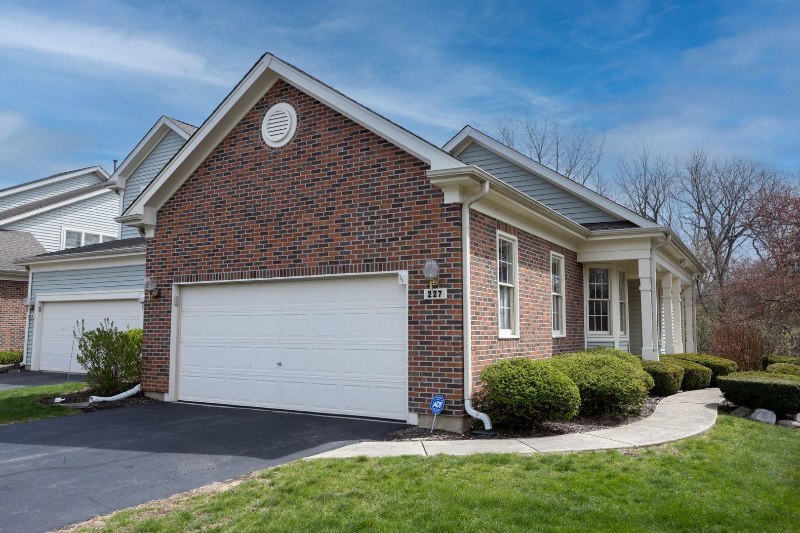 227 Parktrail Court — Schaumburg, IL 60173