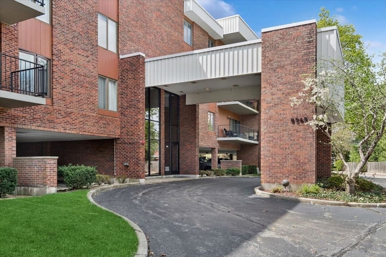 6545 Main Street #407 — Downers Grove, IL 60516