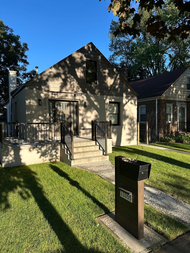 11055 S Avenue C — Chicago, IL 60617