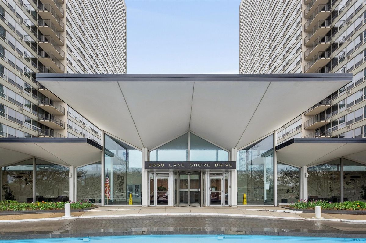3550 Lake Shore Drive, Chicago, IL 60657