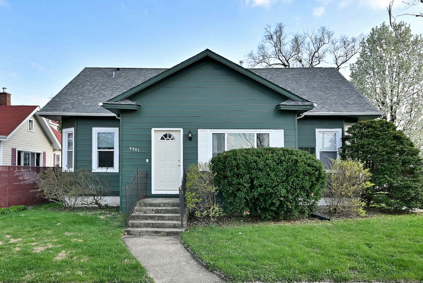 2221 119th Place — Blue Island, IL 60406