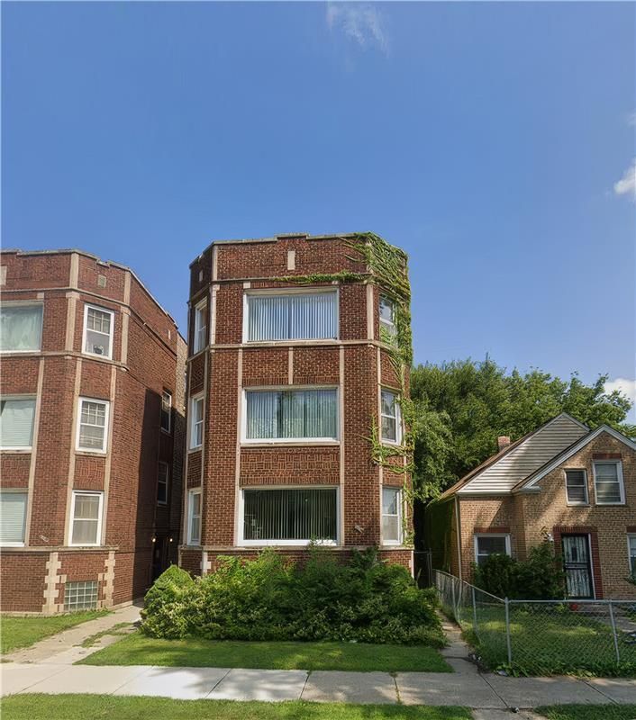 8611 Bennett Avenue, Chicago, IL 60617