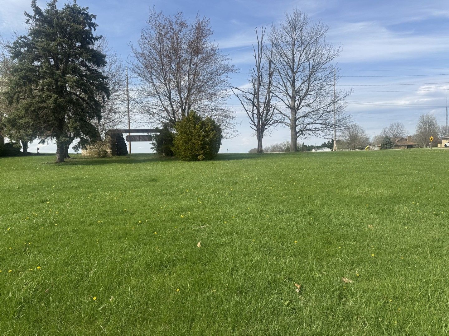 2853 N Richard Hallet Road — Utica, IL 61373