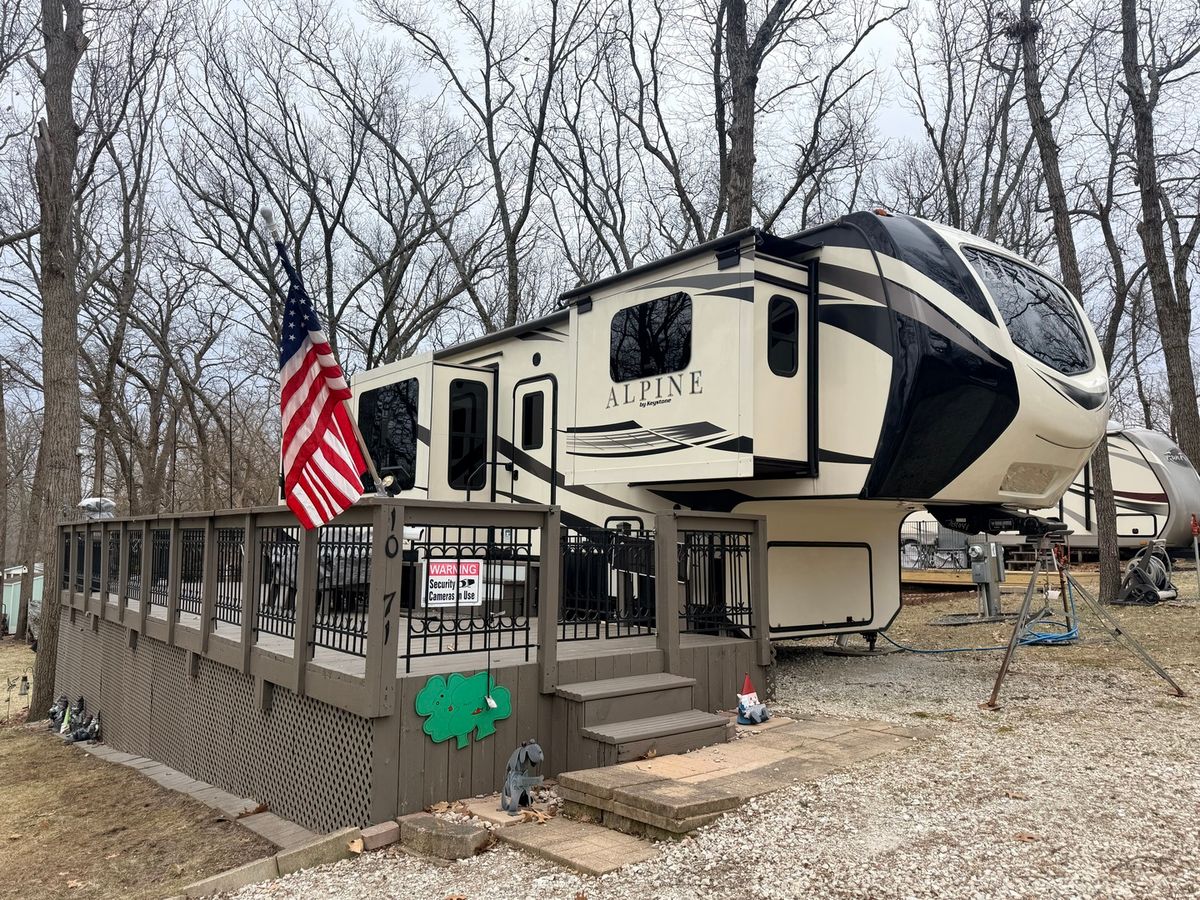 10-71 Woodhaven Lakes, Sublette, IL 61367