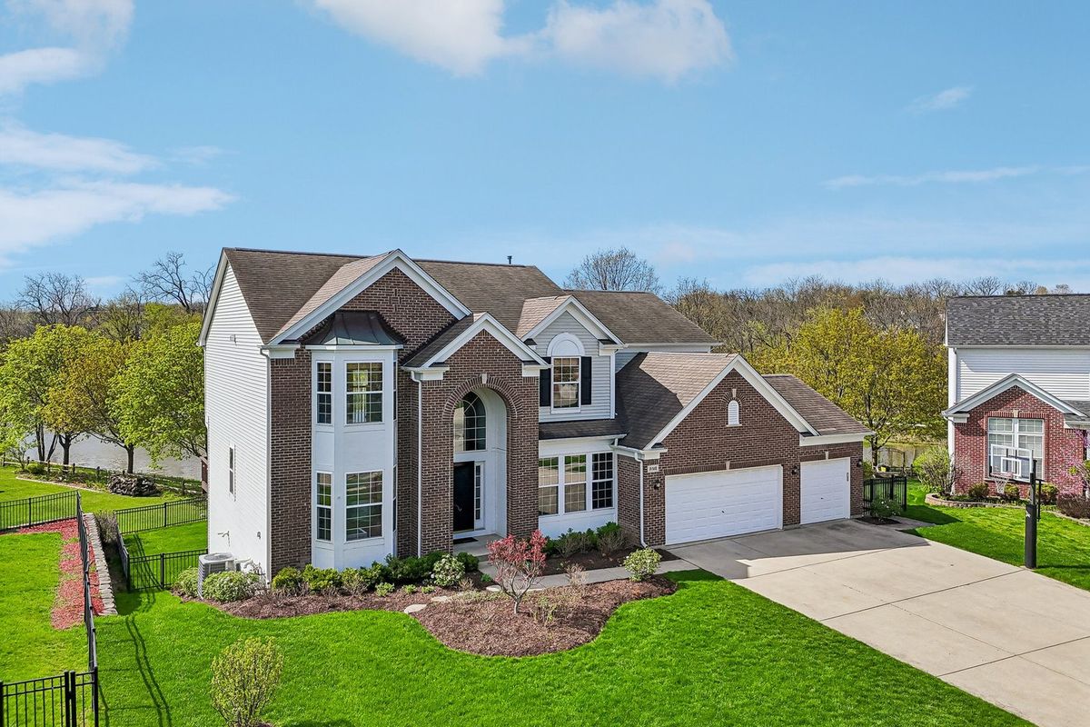 5 Orchid Court, Streamwood, IL 60107