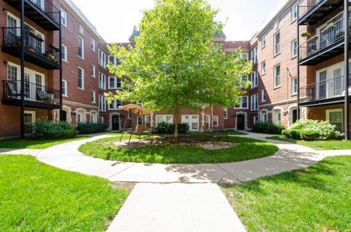 7730 N Ashland Avenue #C2 — Chicago, IL 60626