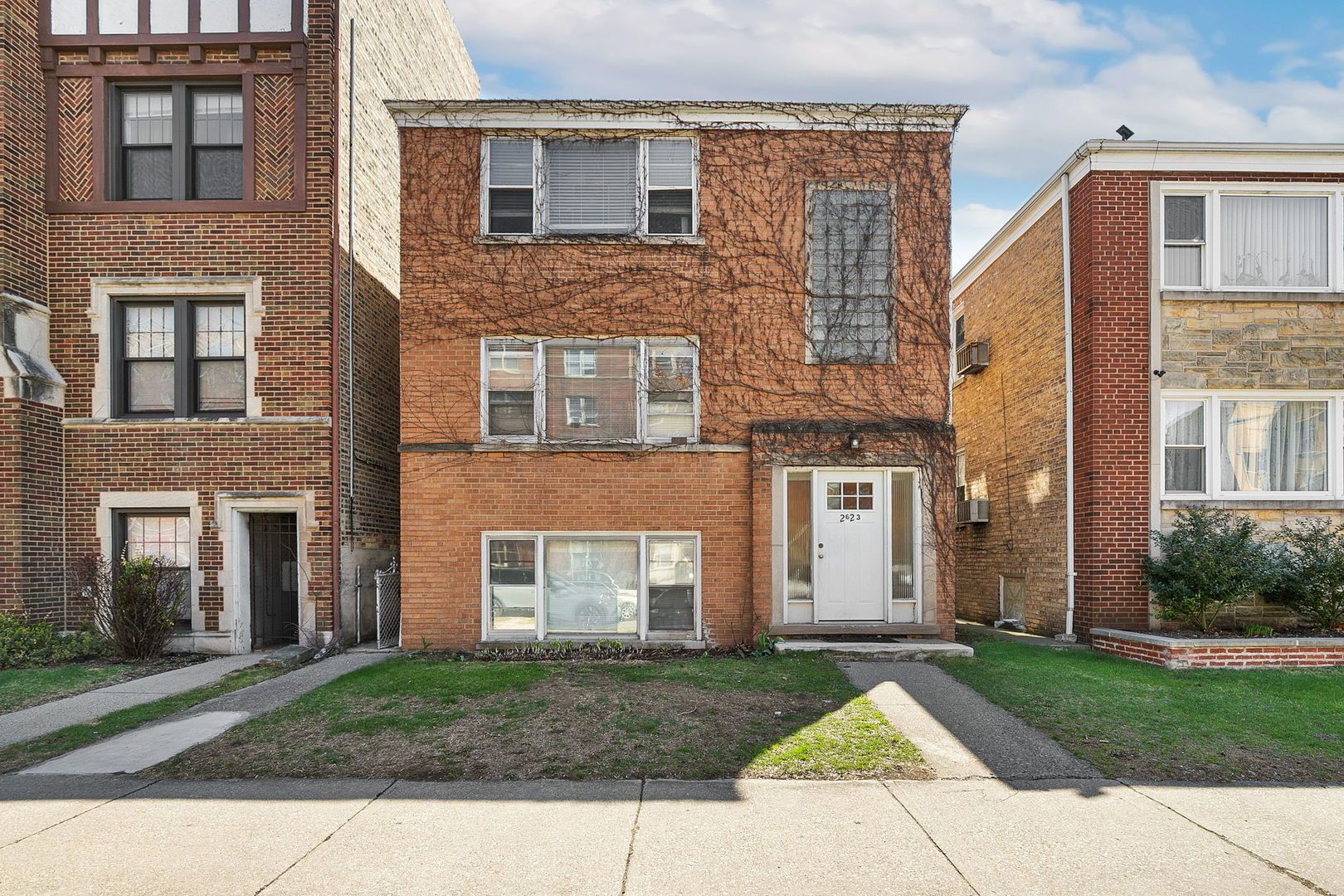 2623 W Berwyn Avenue — Chicago, IL 60625