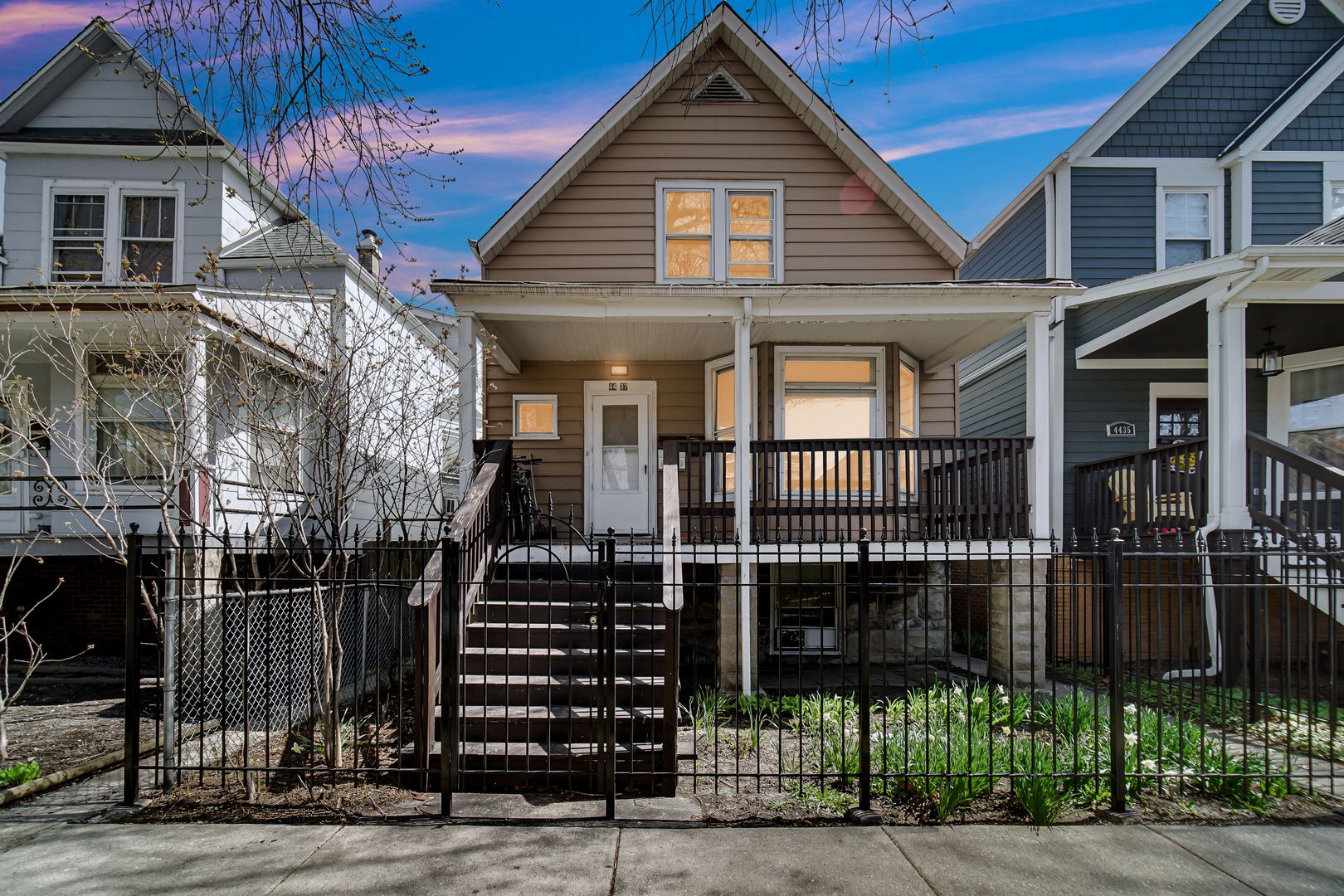 4437 N Drake Avenue #1 — Chicago, IL 60625