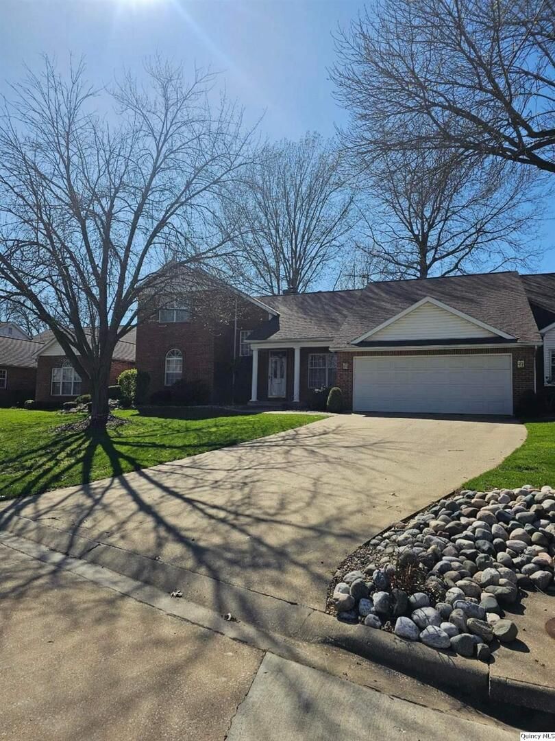 128 Knollwood — Quincy, IL 62301