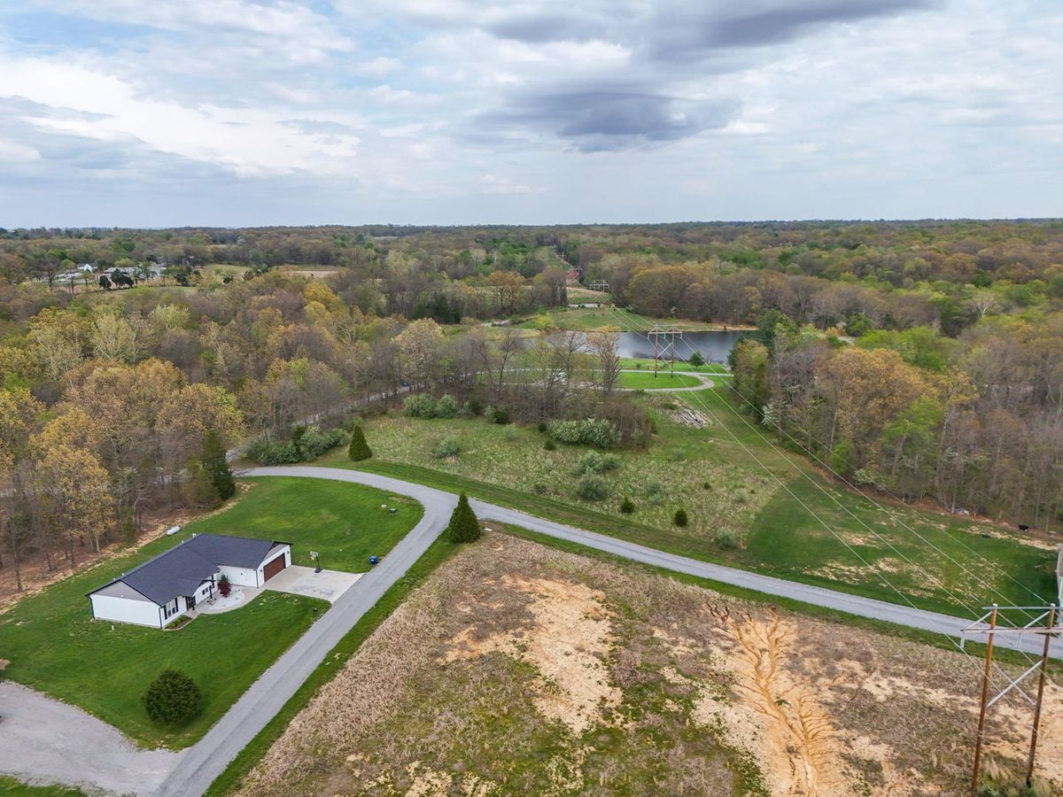 29 Castle Oak Road, Pittsburg, IL 62974