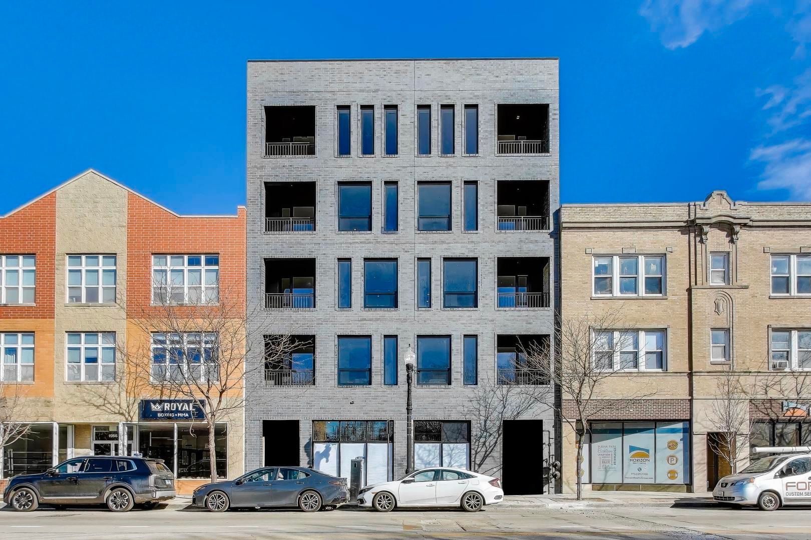 1950 Lawrence Avenue — Chicago, IL 60640