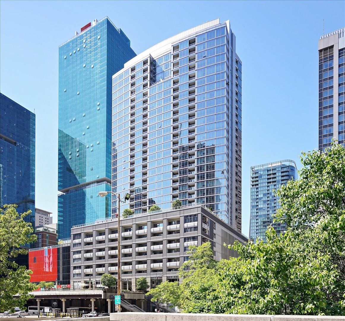 240 Illinois Street, Chicago, IL 60611