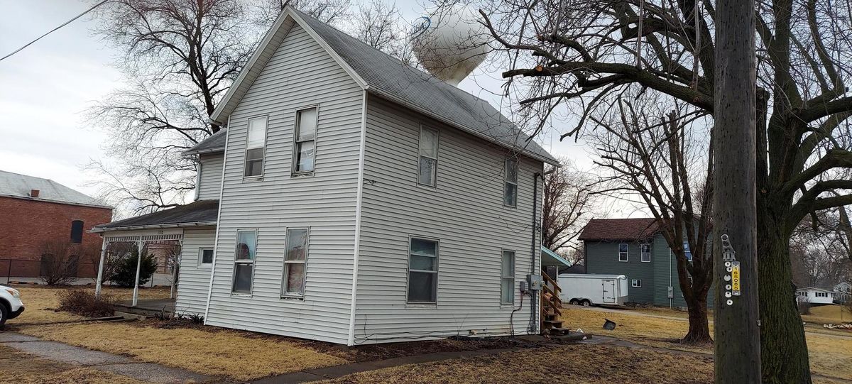 1202 17 Avenue, Viola, IL 61486