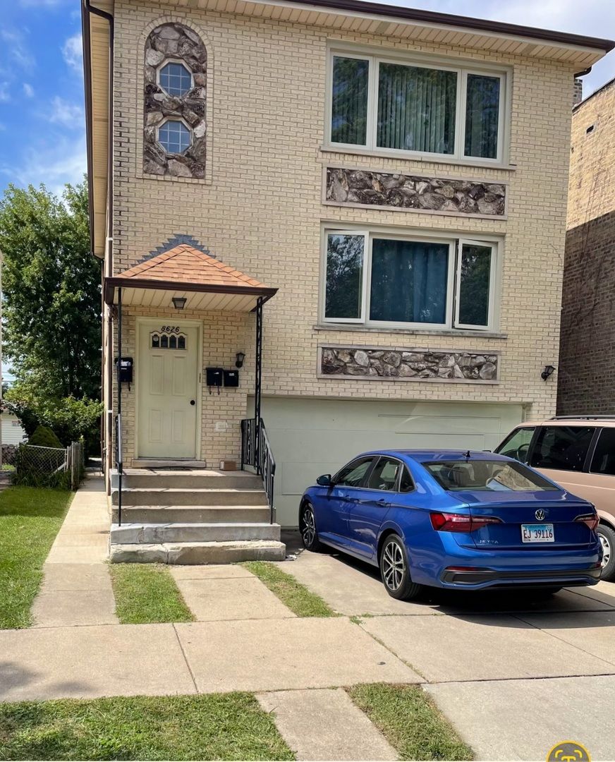8626 Trumbull Avenue — Skokie, IL 60076