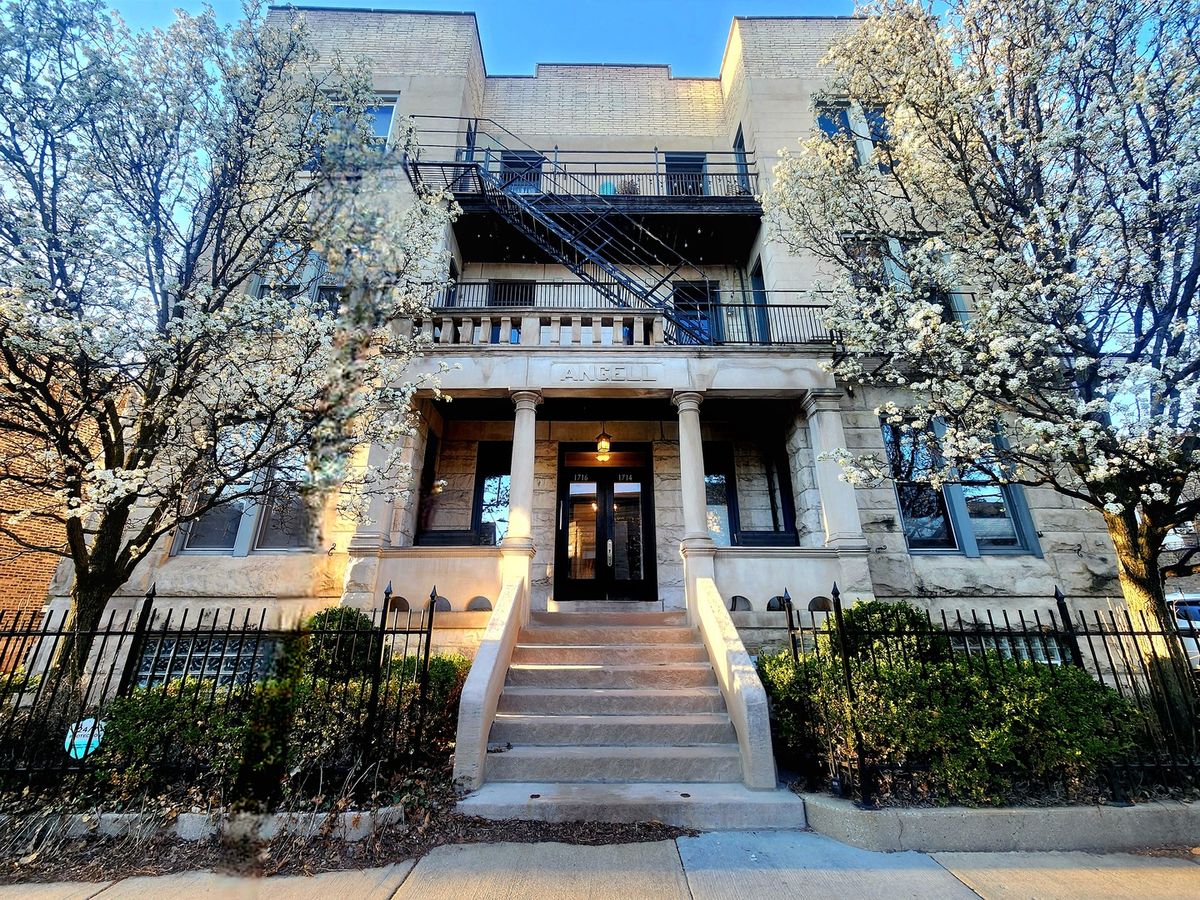 1714 Leland Avenue, Chicago, IL 60640
