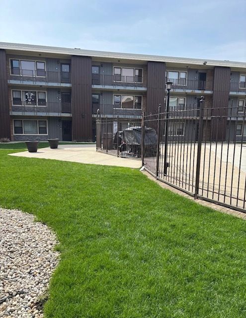 9608 W Higgins Road #2c, Rosemont, IL 60018