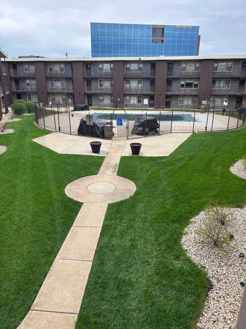9608 W Higgins Road #2c, Rosemont, IL 60018