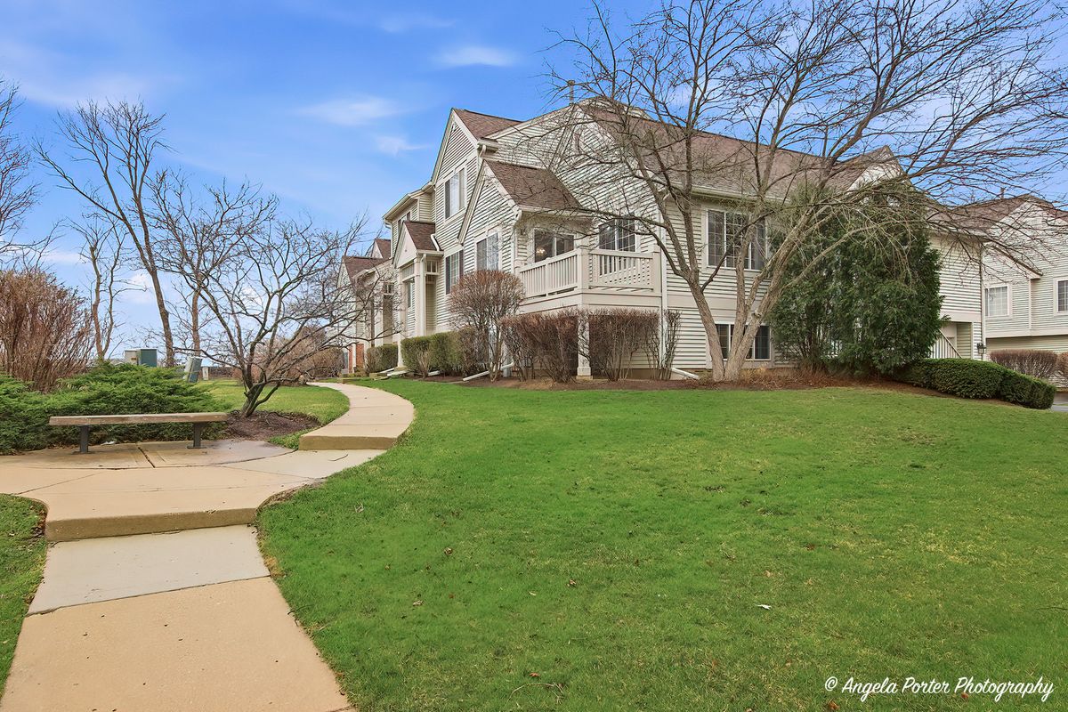 324 New Haven Drive, Cary, IL 60013