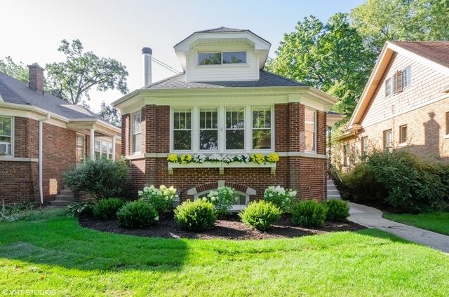 3016 Thayer Street, Evanston, IL 60201