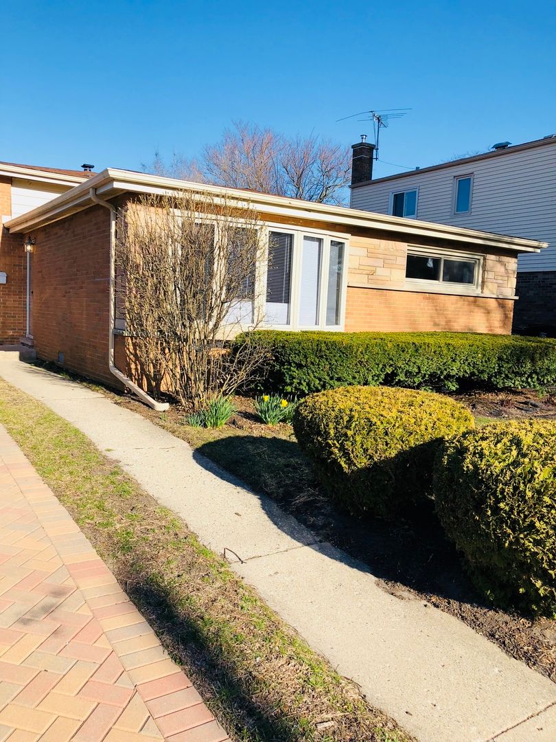 9529 Kenneth Avenue, Skokie, IL 60076