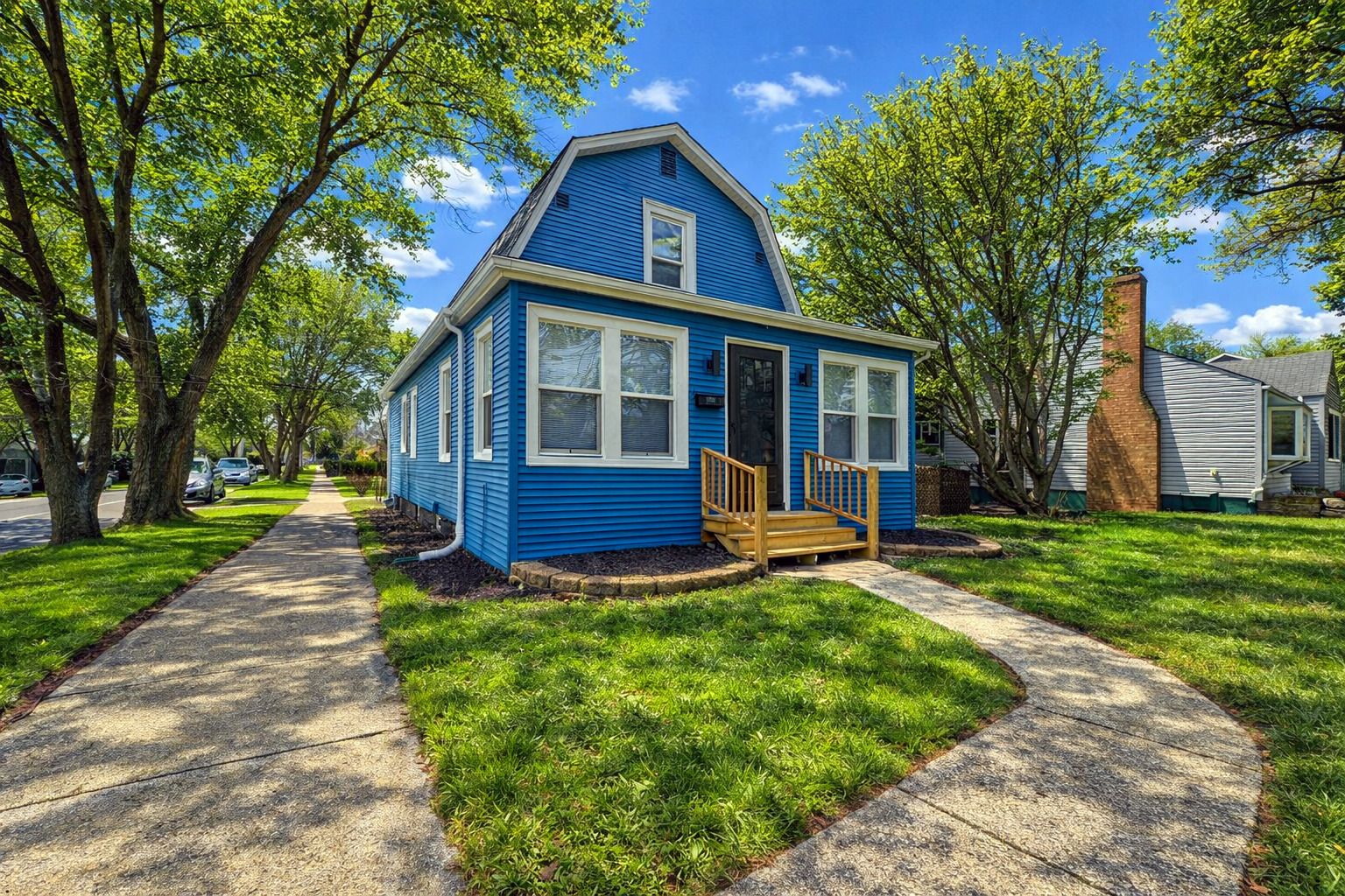 9820 S California Avenue — Evergreen Park, IL 60805