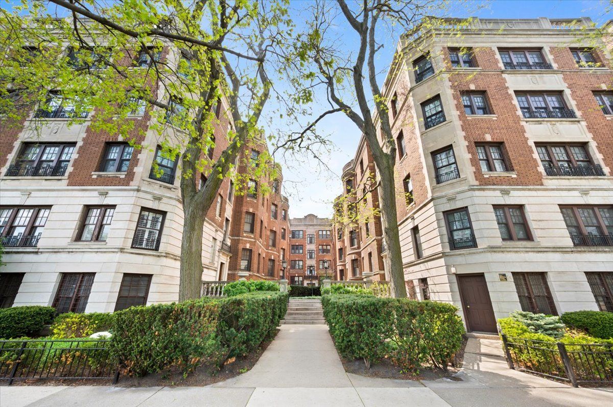 2330 Lincoln Park W, Chicago, IL 60614