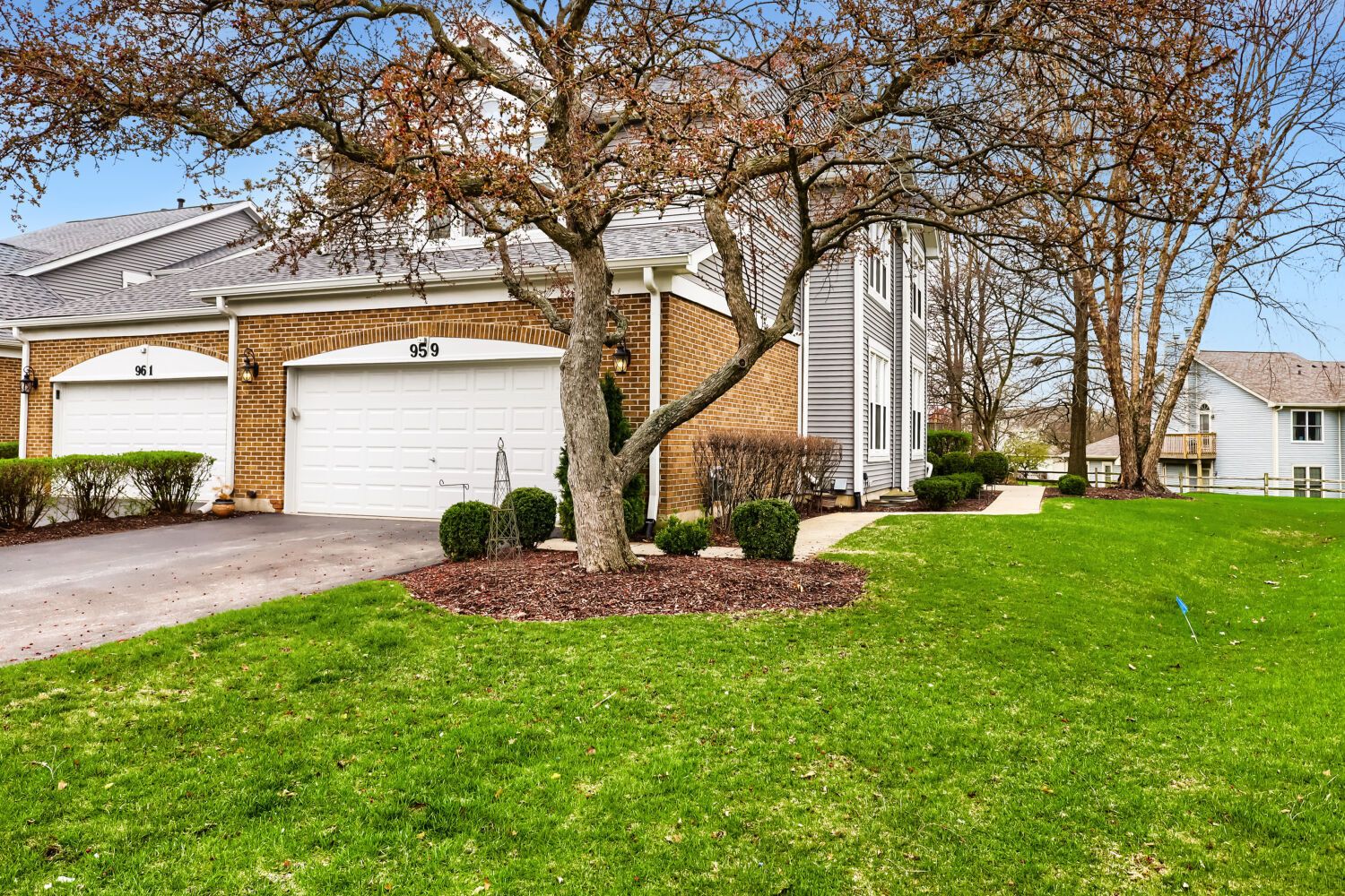 959 Heathrow Lane — Naperville, IL 60540