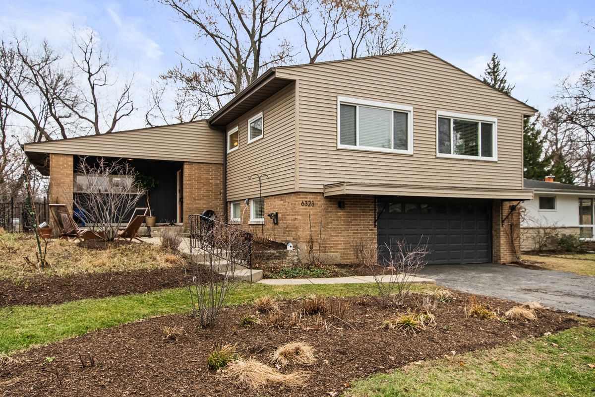 6323 Kirkwood Avenue, Chicago, IL 60646